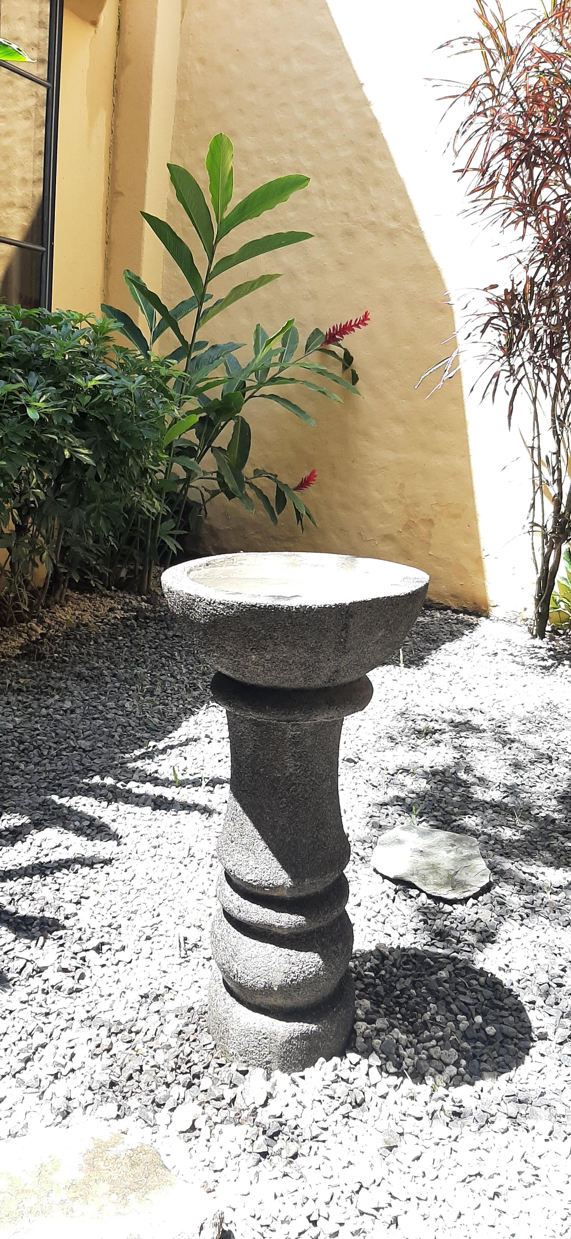JUEGO DE BEBEDERO DE 85 CM DE ALTURA, POCETA DE 40 CM DIAMETRO EXTERNO, INTERNO 33 CM