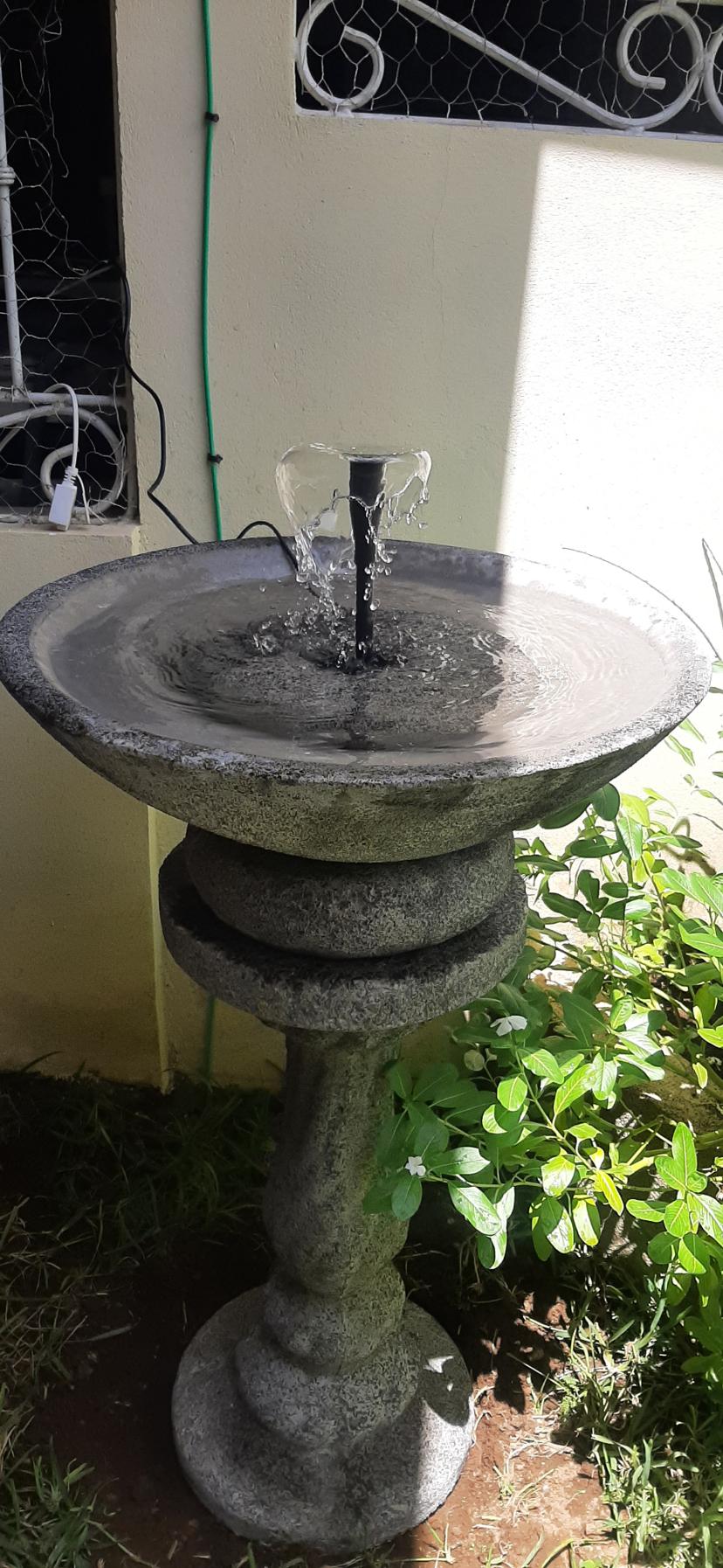 FUENTE EN PIEDRA, CON ASPERSOR 3 TIPOS DE BOQUILLA