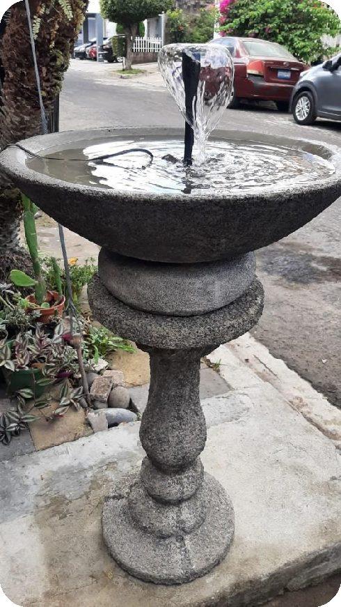 FUENTE EN PIEDRA, CON ASPERSOR 3 TIPOS DE BOQUILLA