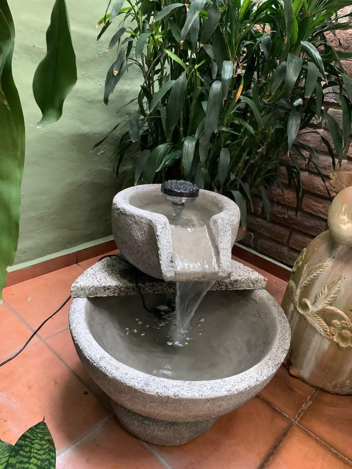 FUENTE PARA ESPACIO PEQUEÑOS CON POCETA DE 50 cm-DIAMETRO