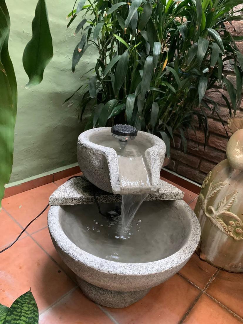 FUENTE PARA ESPACIO PEQUEÑOS CON POCETA DE 50 cm-DIAMETRO